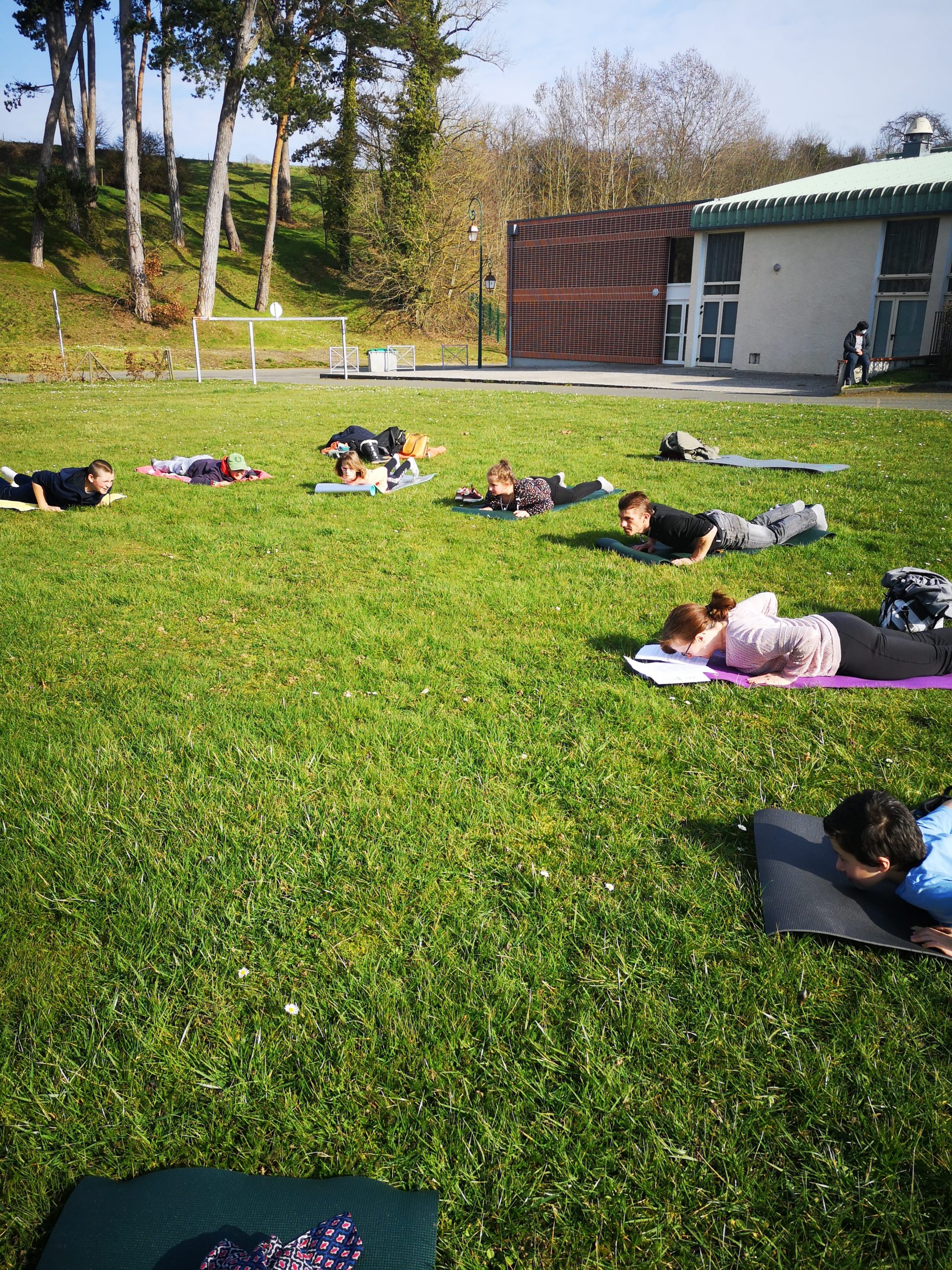 Yoga En Famille Acr Rugles Association Culturelle Rugloise 